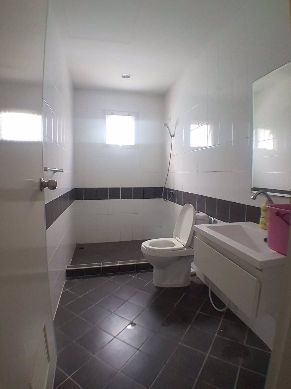 ขายบ้านแฝด-หลังริม-ด้านข้างไม่ติดใคร-ซอยมิตรอารีย์-2