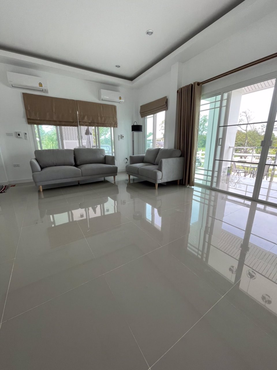 ขายบ้านพร้อมที่ดิน-เครื่องใช้ไฟฟ้าครบ-เฟอร์นิเจอร์ครบ-หิ้วกระเป๋าเข้าอยู่ได้เลย