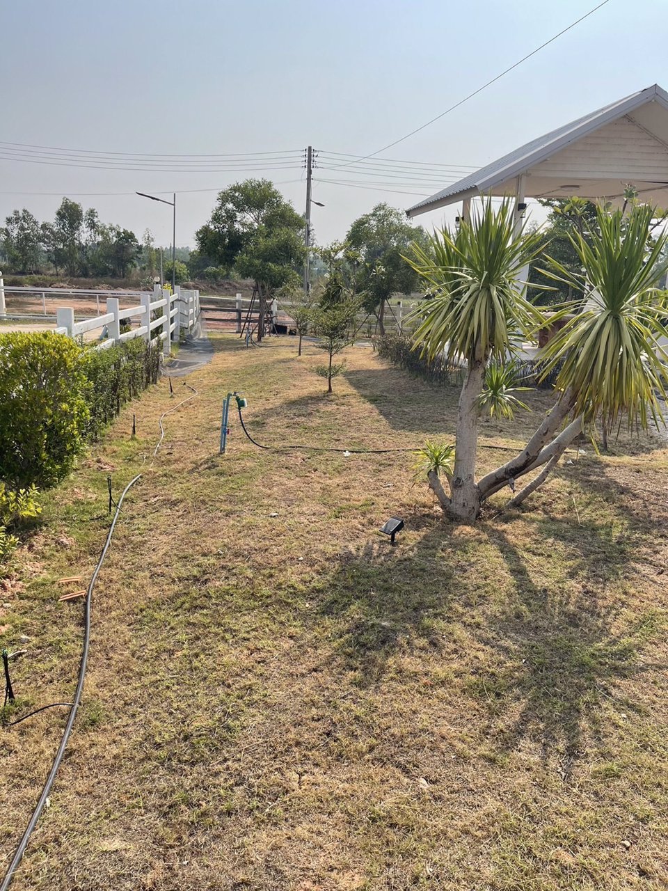 ขายบ้านพร้อมที่ดิน-เครื่องใช้ไฟฟ้าครบ-เฟอร์นิเจอร์ครบ-หิ้วกระเป๋าเข้าอยู่ได้เลย