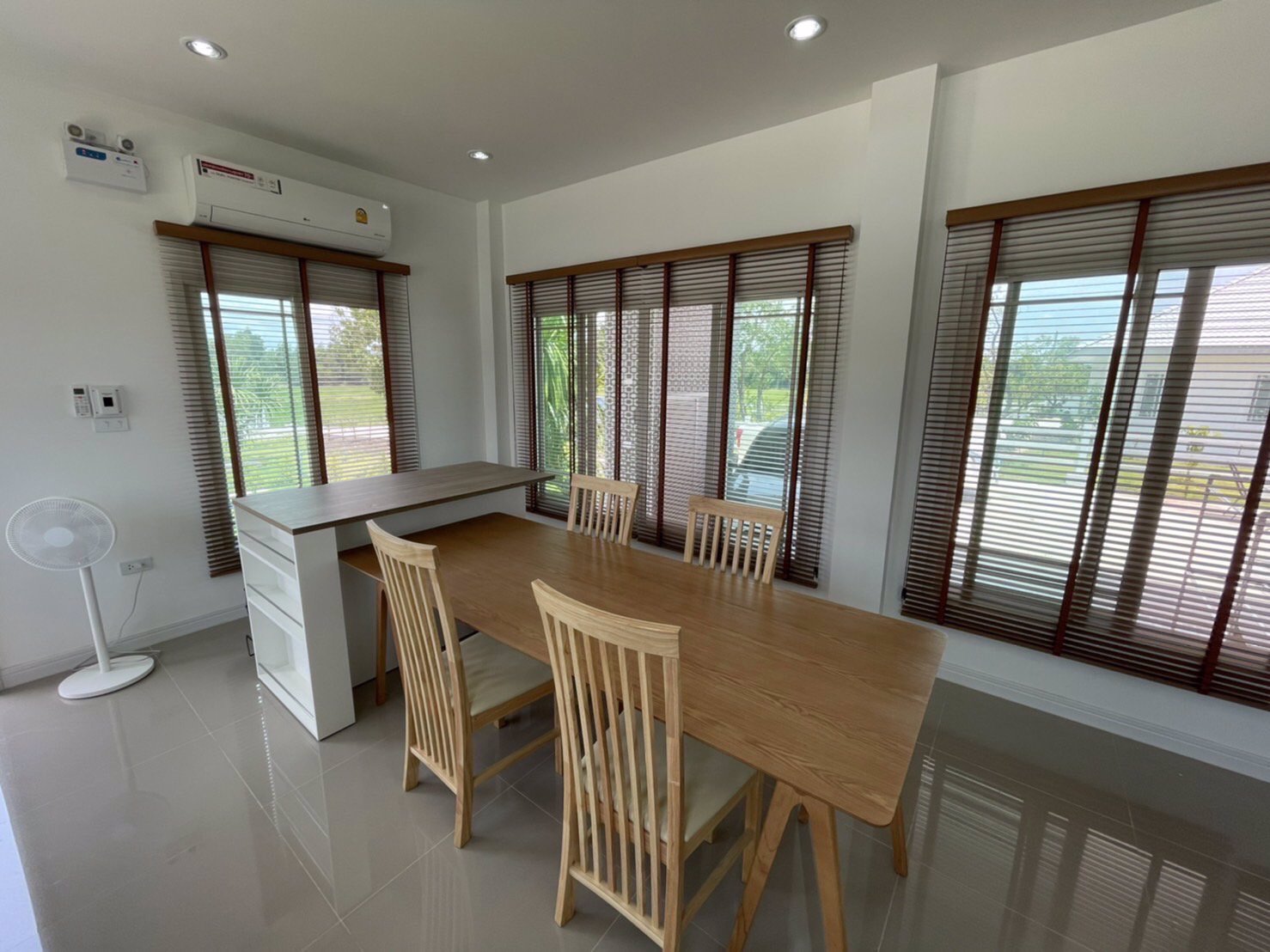 ขายบ้านพร้อมที่ดิน-เครื่องใช้ไฟฟ้าครบ-เฟอร์นิเจอร์ครบ-หิ้วกระเป๋าเข้าอยู่ได้เลย