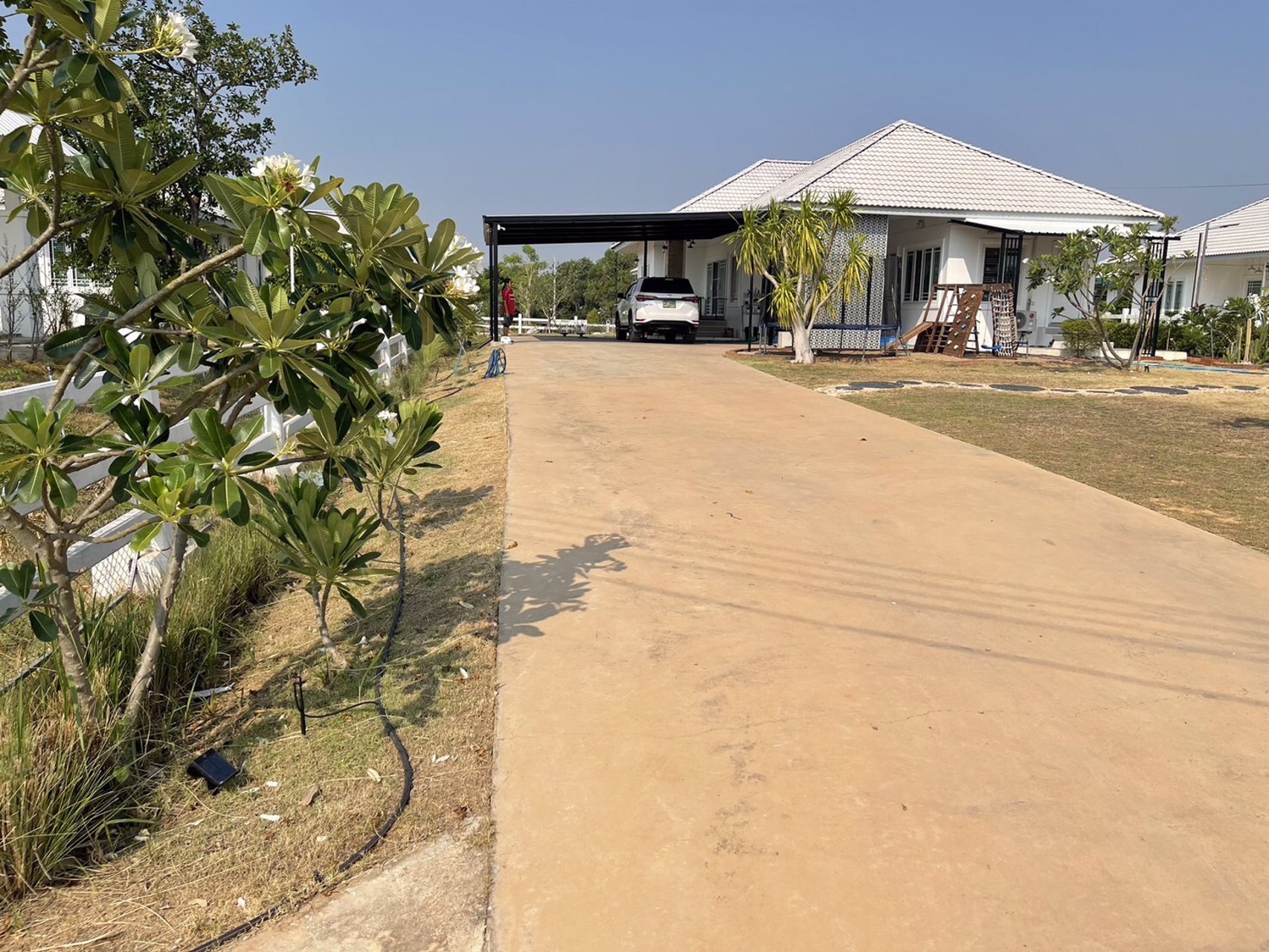 ขายบ้านพร้อมที่ดิน-เครื่องใช้ไฟฟ้าครบ-เฟอร์นิเจอร์ครบ-หิ้วกระเป๋าเข้าอยู่ได้เลย