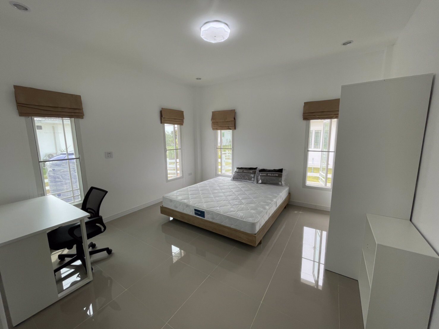 ขายบ้านพร้อมที่ดิน-เครื่องใช้ไฟฟ้าครบ-เฟอร์นิเจอร์ครบ-หิ้วกระเป๋าเข้าอยู่ได้เลย