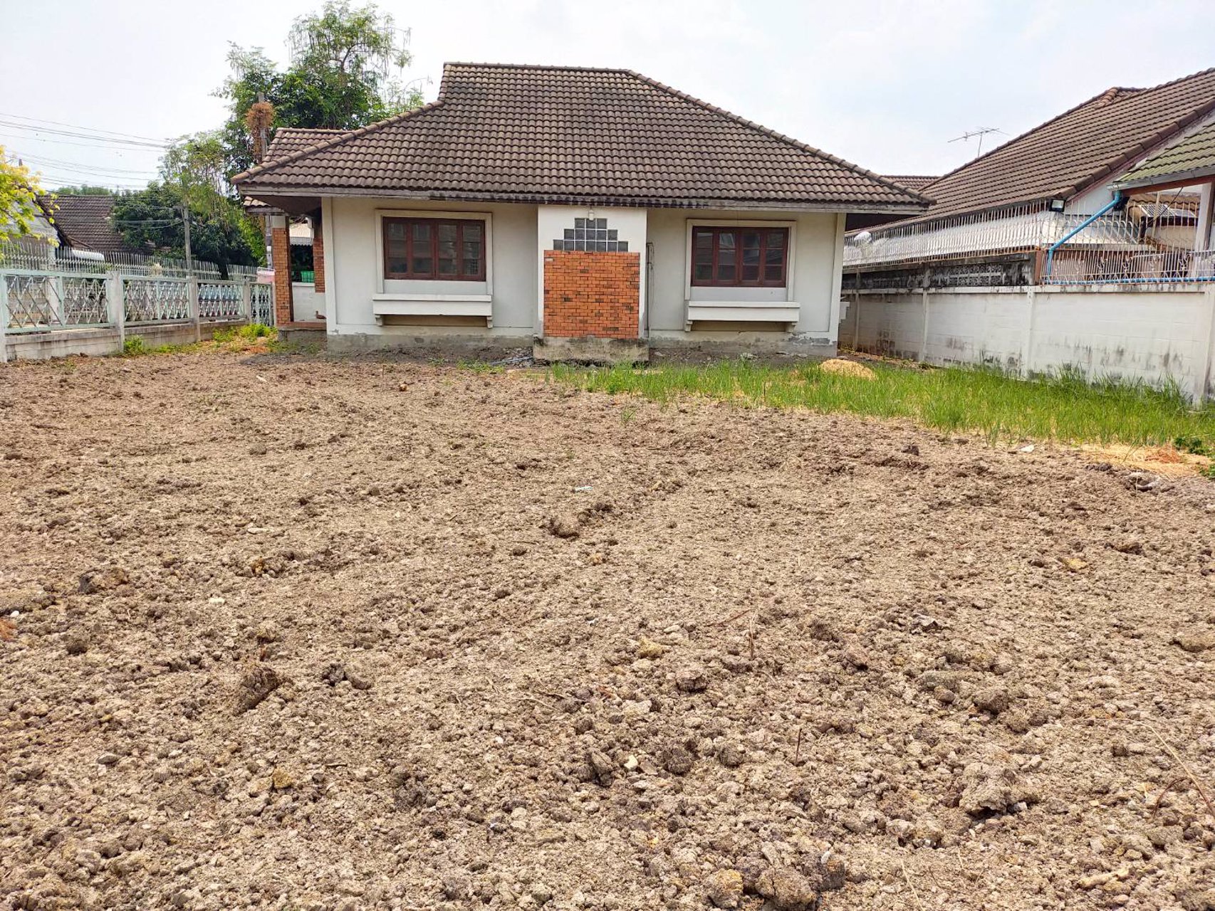 ขายบ้านพร้อมที่ดิน-123-ตรว-ม-ประชานิเวศน์-4-แปลงสวยหัวมุม