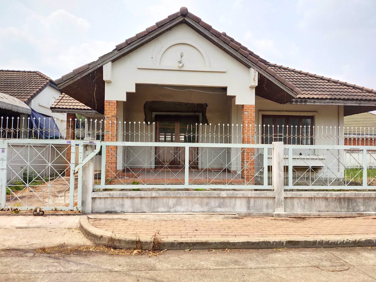 ขายบ้านพร้อมที่ดิน-123-ตรว-ม-ประชานิเวศน์-4-แปลงสวยหัวมุม