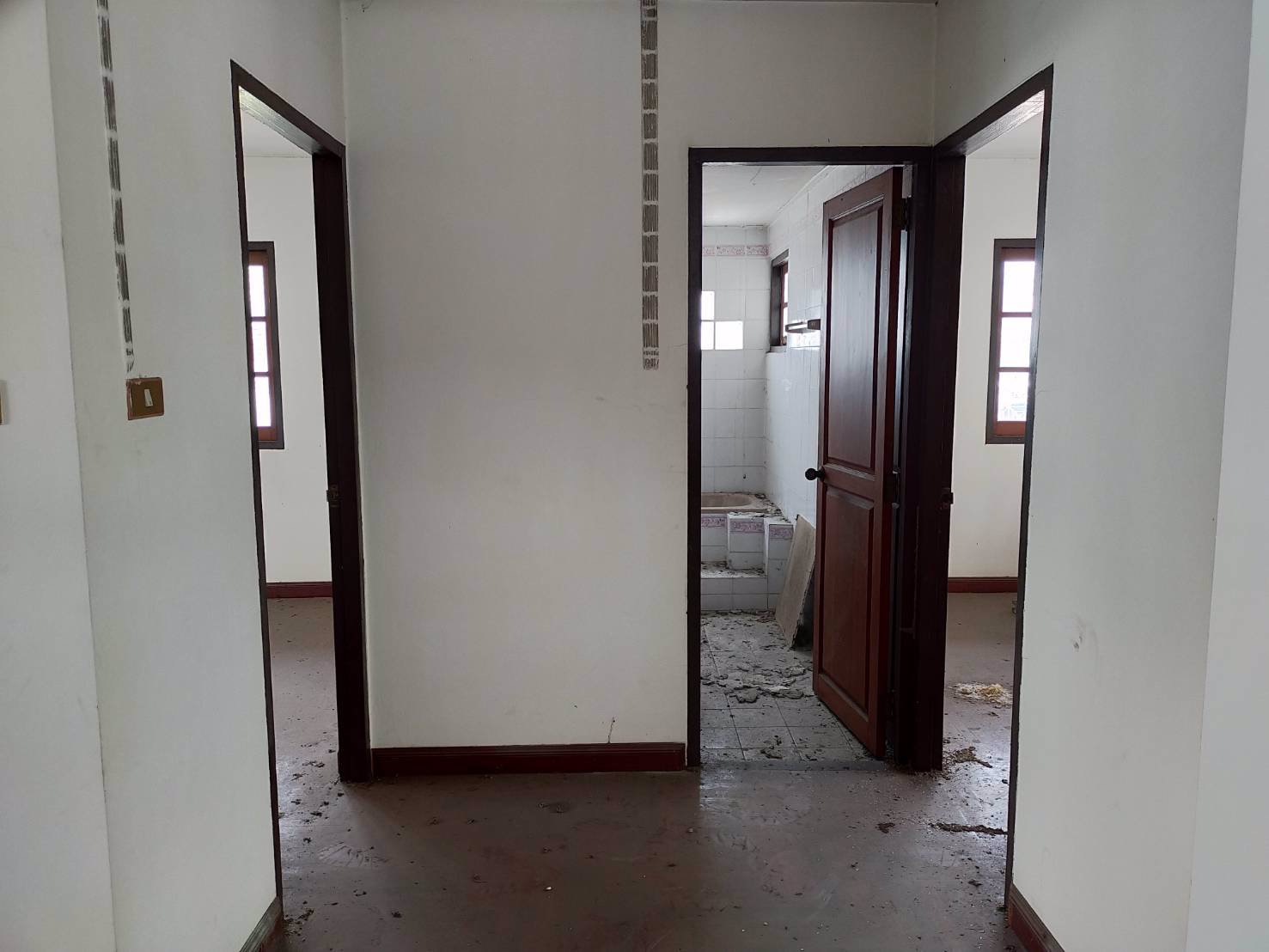 ขายบ้านพร้อมที่ดิน-123-ตรว-ม-ประชานิเวศน์-4-แปลงสวยหัวมุม