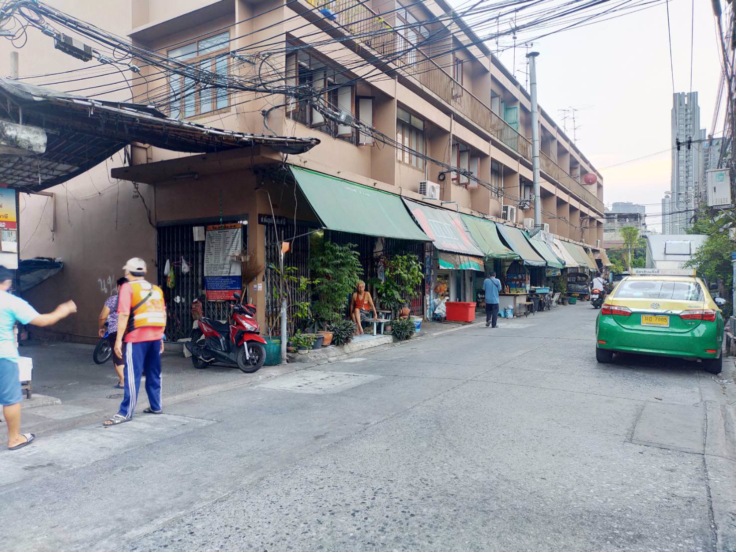ขายที่ดินพร้อมตึกแถว-ซอยตากสิน-8-ใกล้-bts-โพธิ์นิมิตเพียง-100-เมตร
