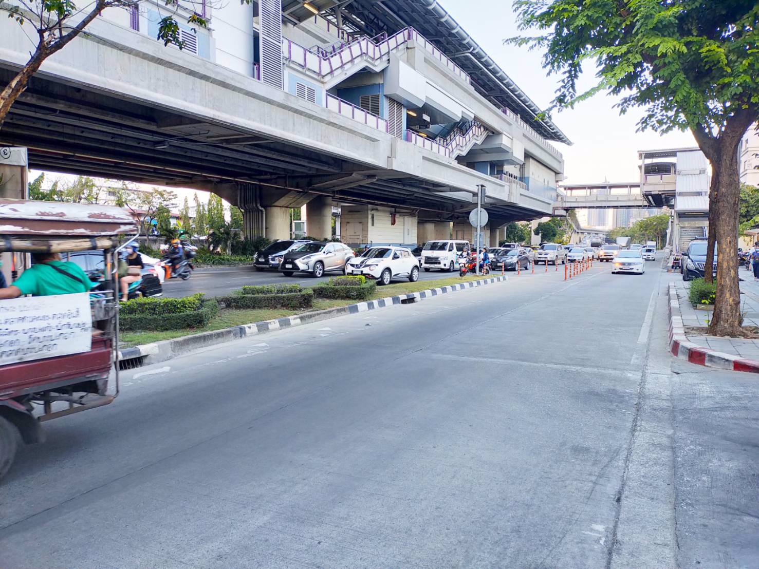 ขายที่ดินพร้อมตึกแถว-ซอยตากสิน-8-ใกล้-bts-โพธิ์นิมิตเพียง-100-เมตร