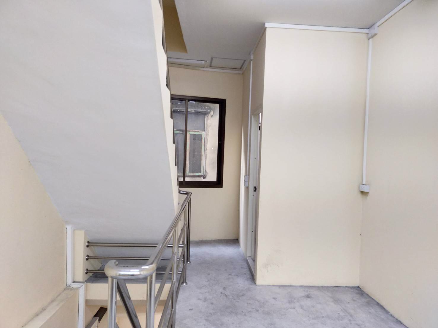 ขายตึกแถว-ติดถนนเจริญรัถ-เหมาะทำธุรกิจ-15-นาที-ถึงสาทร-