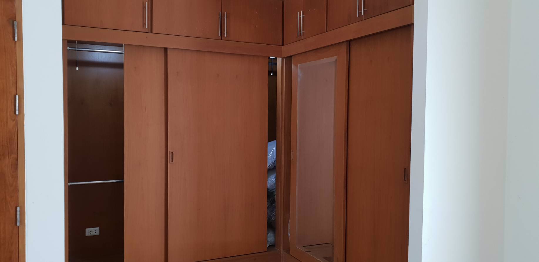 large-modern-3-bedroom-home-with-pool-next-to-horseshoe-point-pattaya