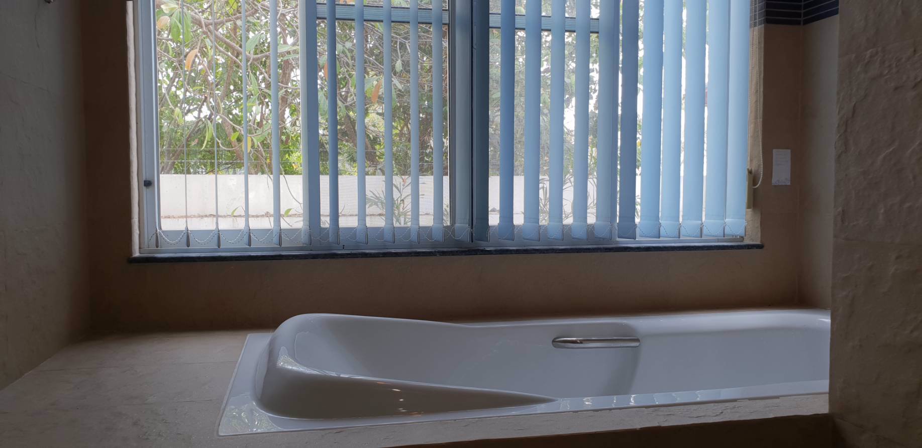 large-modern-3-bedroom-home-with-pool-next-to-horseshoe-point-pattaya