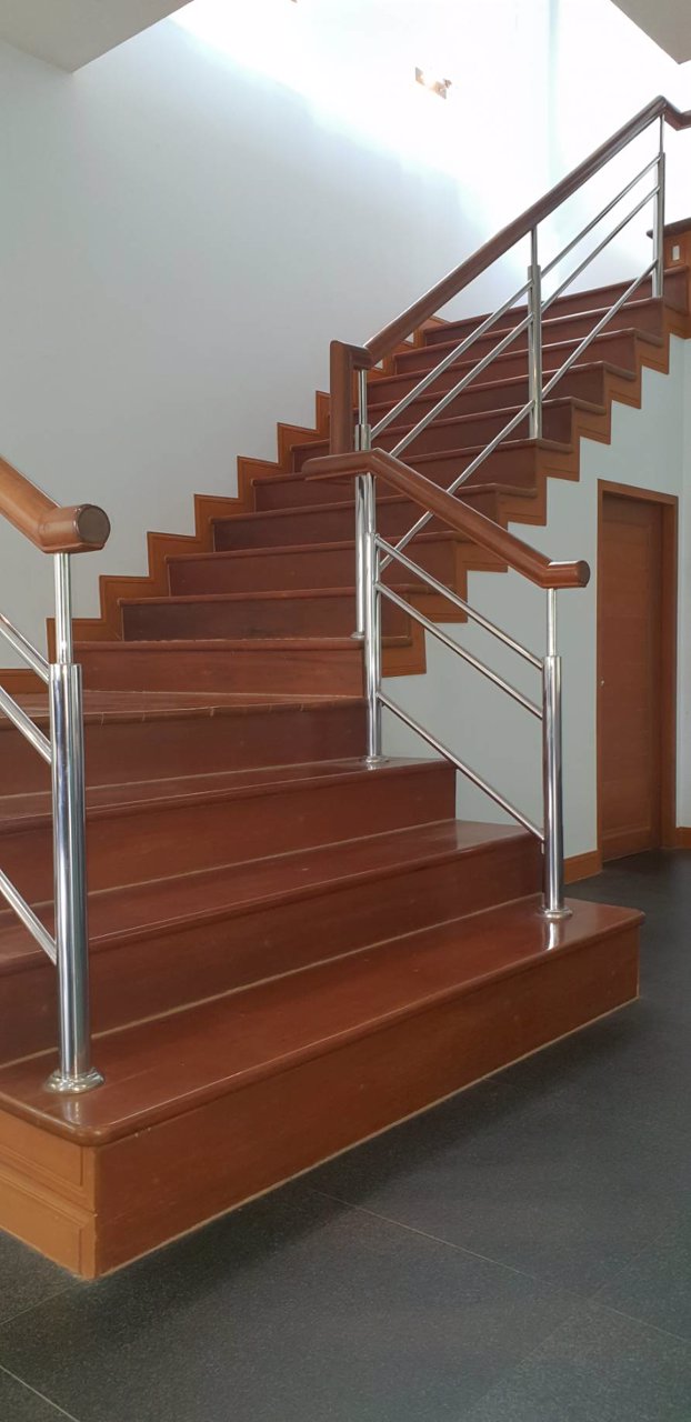 large-modern-3-bedroom-home-with-pool-next-to-horseshoe-point-pattaya