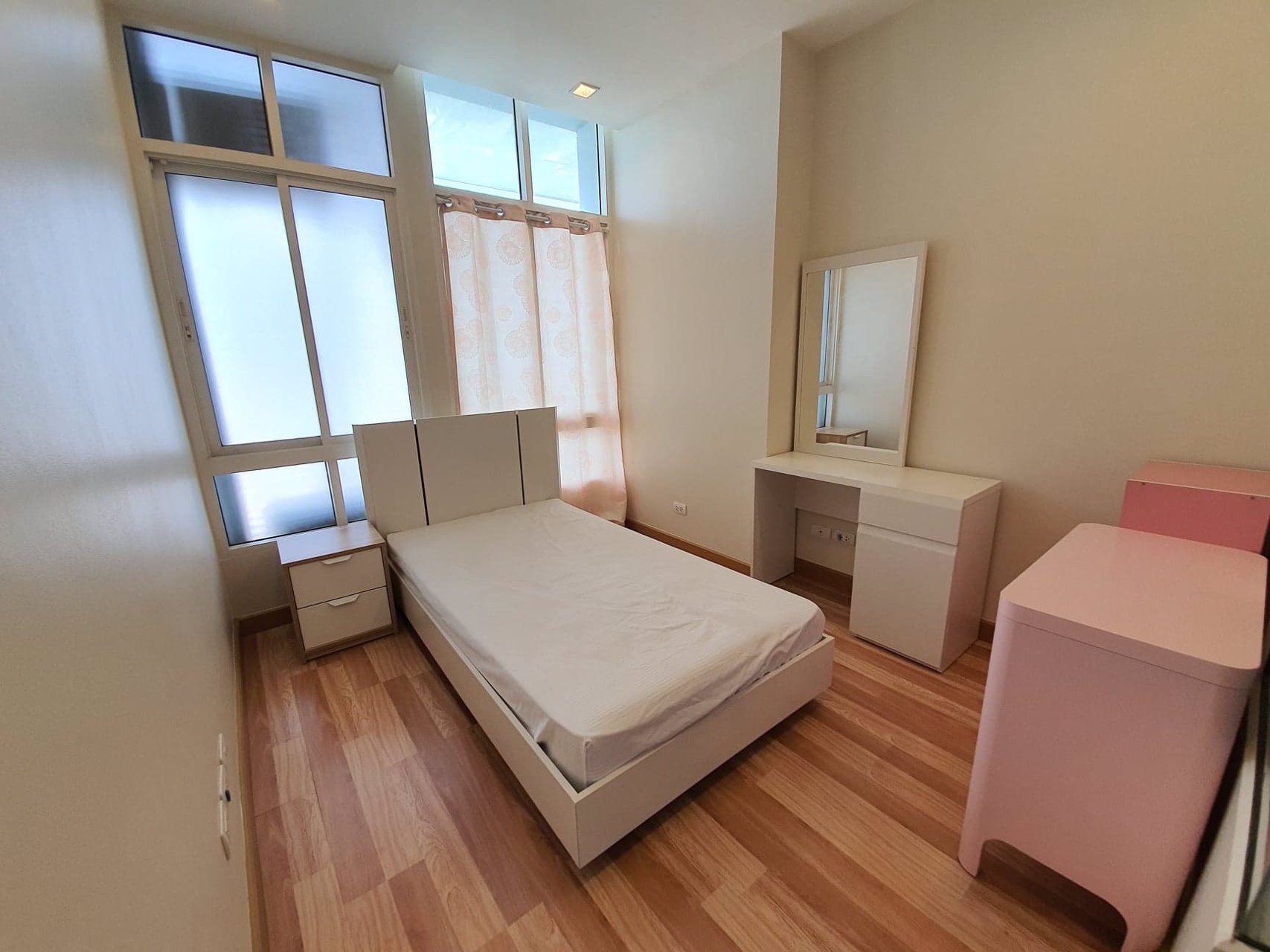 ให้เช่า-คอนโดไอดีโอเวิร์ฟสุขุมวิท-ติดรถไฟฟ้าอ่อนนุช-เฟอร์นิเจอร์และเครื่องใช้ไฟฟ้าครบพร้อมอยู่