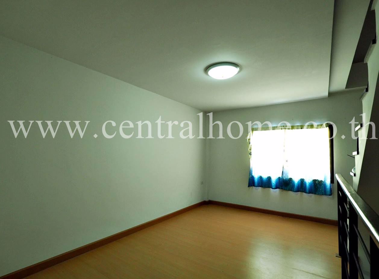 ขายอาคารพาณิชย์-3-ชั้นพร้อมผู้เช่า-ติดถนน-เนื้อที่-19-ตารางวา-ใกล้นิคมอมตะนคร-อีเทค-อพานทอง-จชลบ