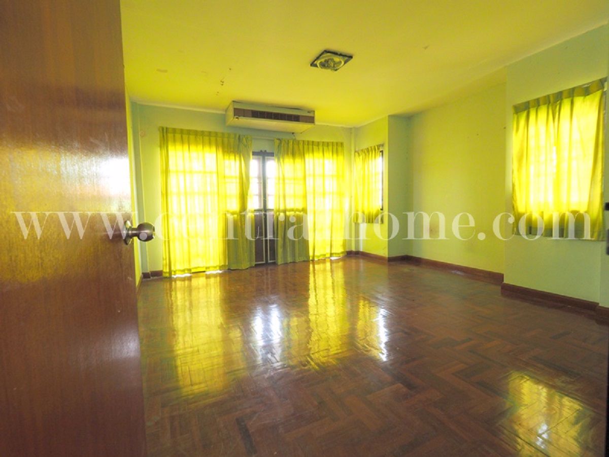 บ้านเดี่ยว-หมู่บ้าน-ช-รุ่งเรือง-6-บางบัวทอง