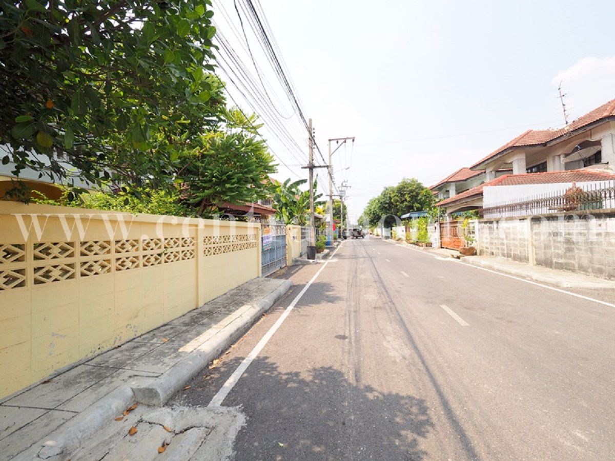 บ้านเดี่ยว-หมู่บ้าน-ช-รุ่งเรือง-6-บางบัวทอง