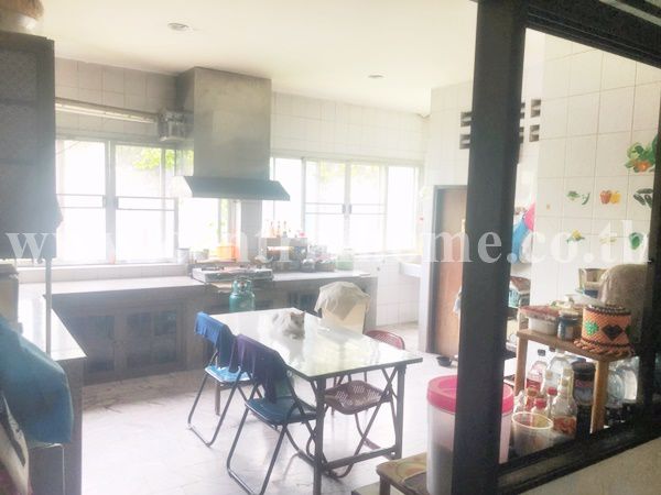 ขายทาวน์เฮ้าส์-หมู่บ้าน-ยิ่งโอฬาร-ซอย-วิภาวดี-43