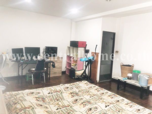 ขายทาวน์เฮ้าส์-หมู่บ้าน-ยิ่งโอฬาร-ซอย-วิภาวดี-43