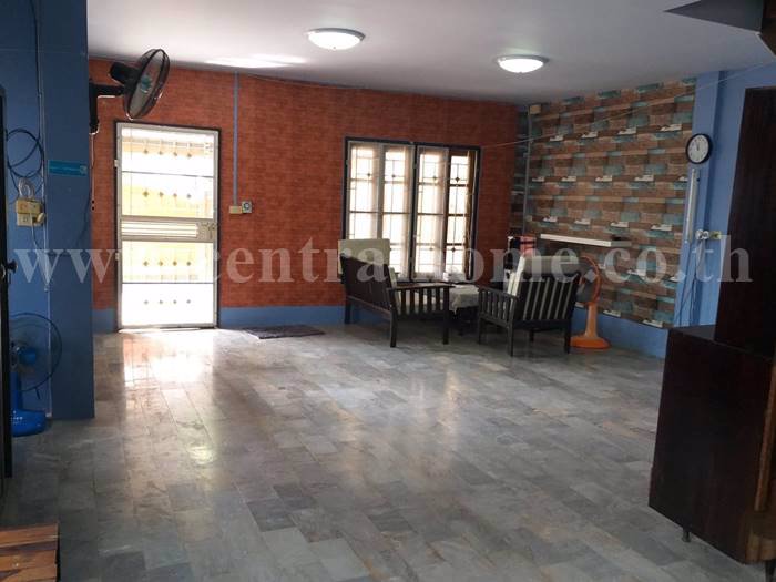 ทาวน์เฮ้าส์-หมู่บ้าน-ลัดดาวิลล์-1-2-บางกรวย-ไทรน้อย-หลังมุม