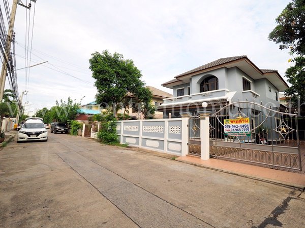 บ้านเดี่ยว-หมู่บ้าน-พาร์ค-วิลเลจ-บางบัวทอง-ถนนลำโพ