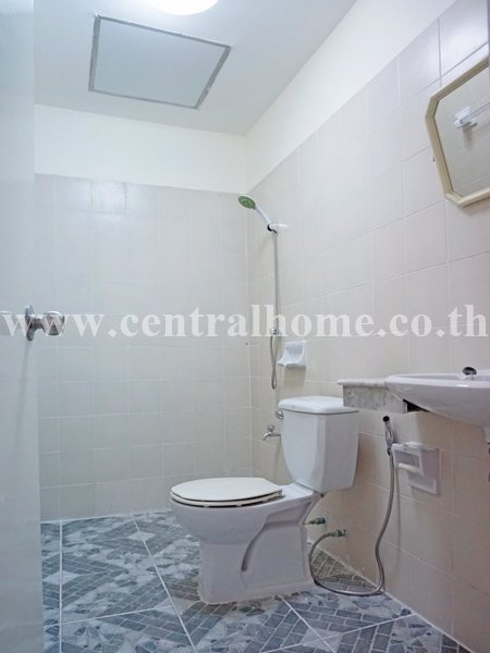 ขายทาวน์เฮ้าส์-17-ตรว-หมู่บ้าน-ดิเอมเมอรัล-พาร์ค2-รีโนเวทใหม่ทั้งหลัง