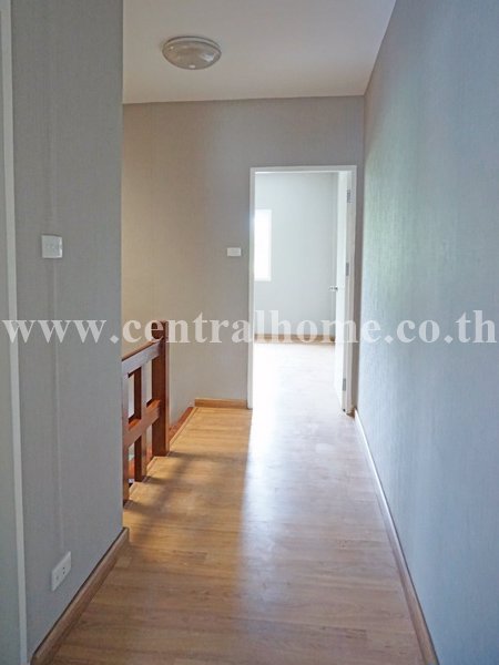 ขายทาวน์เฮ้าส์-17-ตรว-หมู่บ้าน-ดิเอมเมอรัล-พาร์ค2-รีโนเวทใหม่ทั้งหลัง