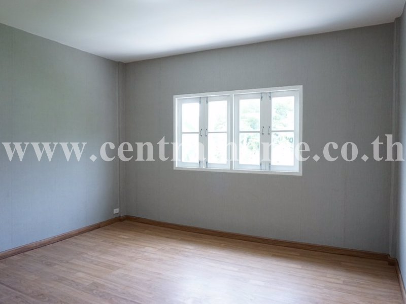 ขายทาวน์เฮ้าส์-17-ตรว-หมู่บ้าน-ดิเอมเมอรัล-พาร์ค2-รีโนเวทใหม่ทั้งหลัง