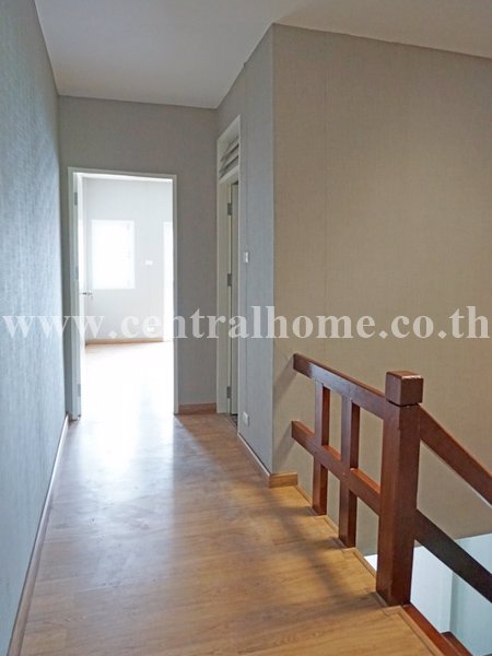 ขายทาวน์เฮ้าส์-17-ตรว-หมู่บ้าน-ดิเอมเมอรัล-พาร์ค2-รีโนเวทใหม่ทั้งหลัง