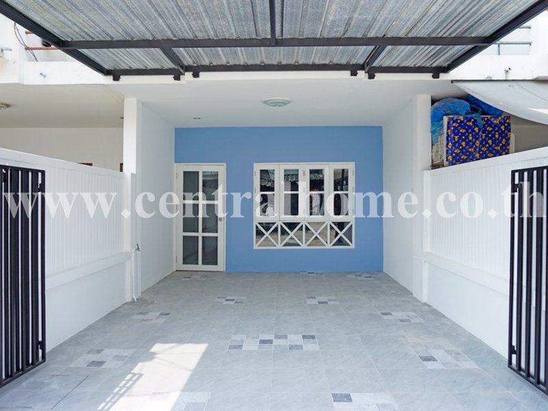 ขายทาวน์เฮ้าส์-17-ตรว-หมู่บ้าน-ดิเอมเมอรัล-พาร์ค2-รีโนเวทใหม่ทั้งหลัง