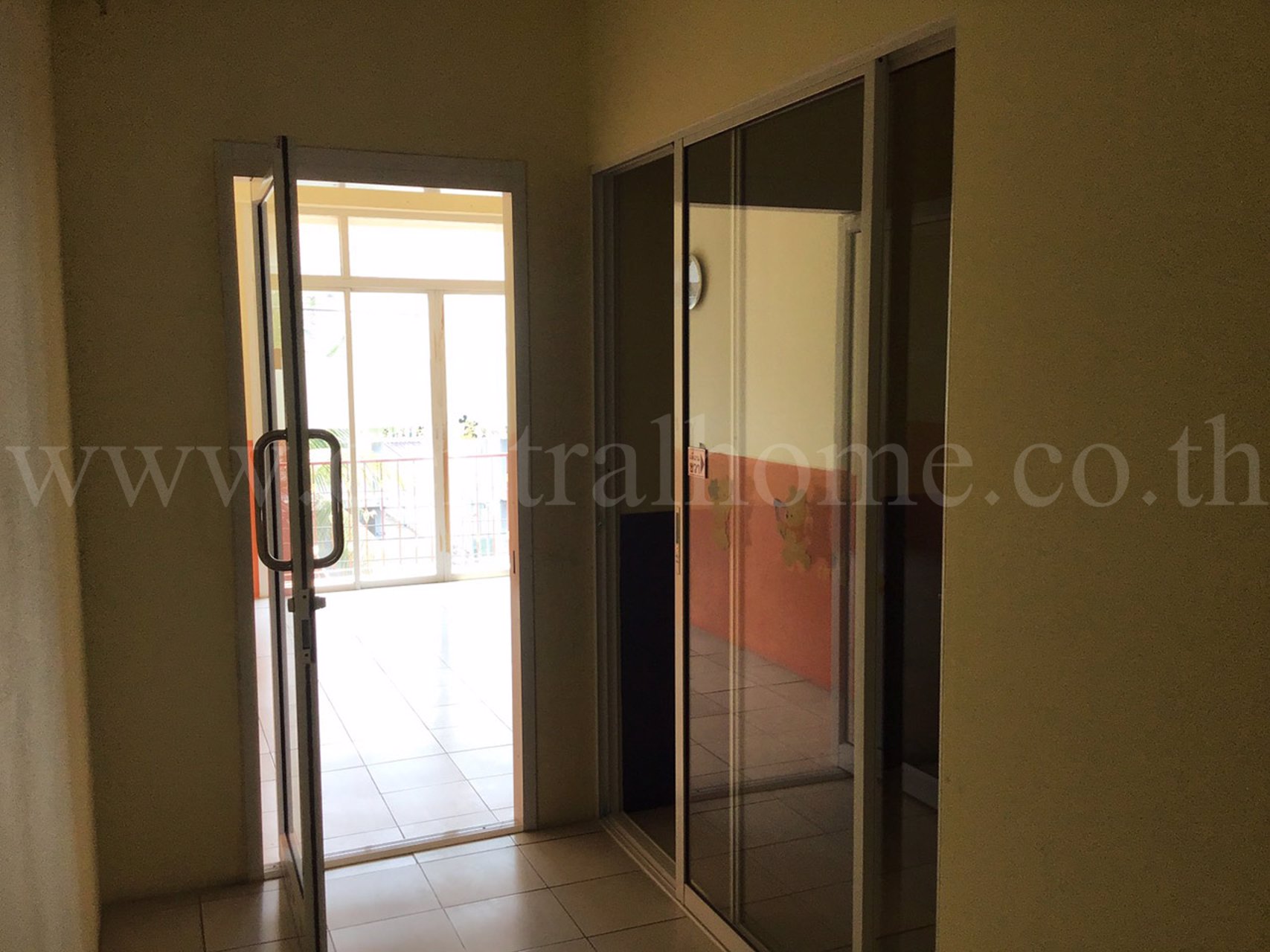 อาคารพาณิชย์-หมู่บ้านวิเศษสุขนคร-16-ประชาอุทิศ-90