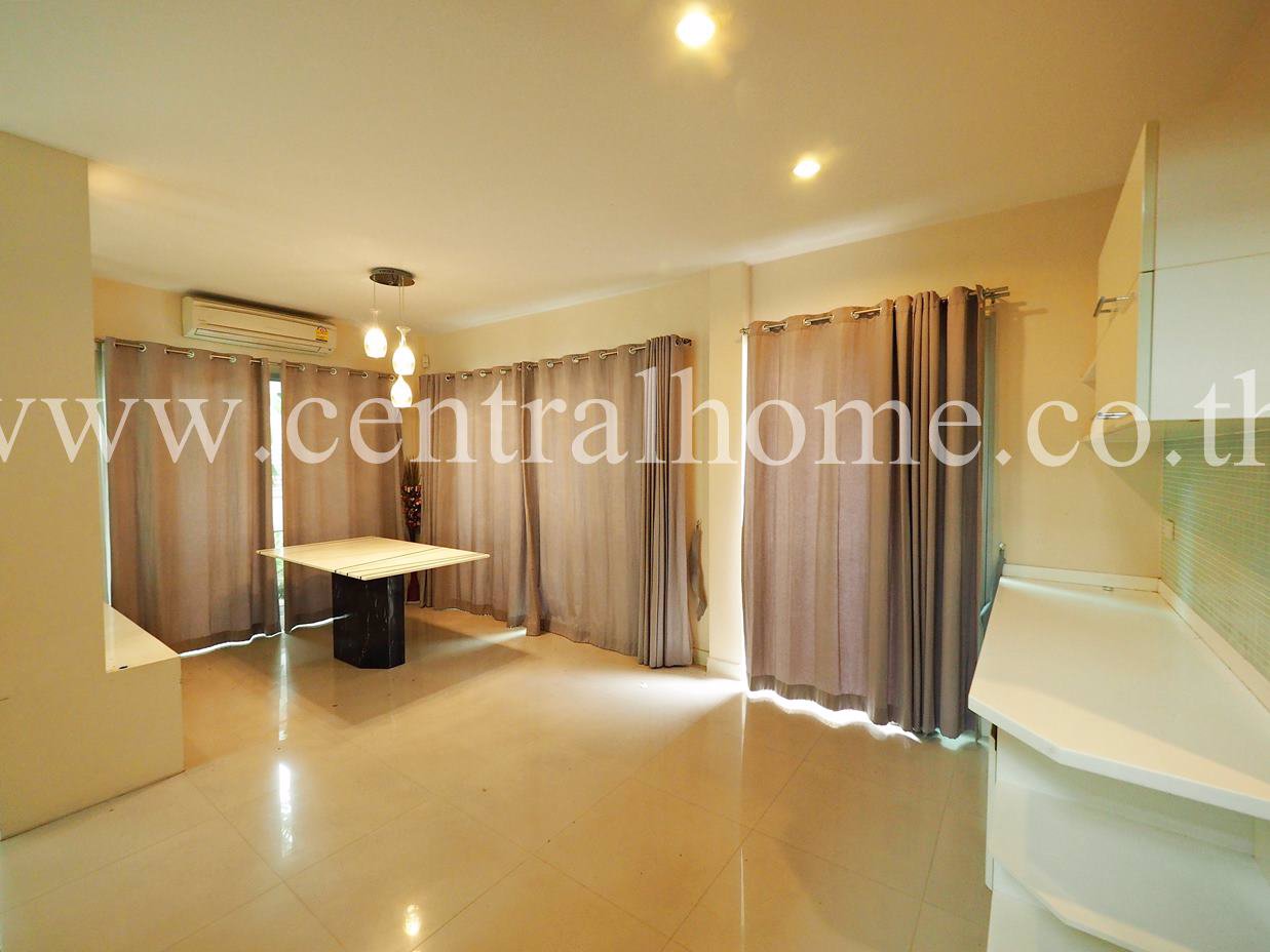 บ้านเดี่ยว-ไลฟ์-บางกอก-บูเลอวาร์ด-รัชวิภา-หน้าบ้านไม่ชนใคร