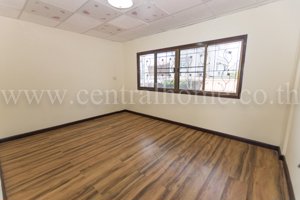 ทาวน์เฮาส์-หมู่บ้าน-ประชานิเวศน์-3