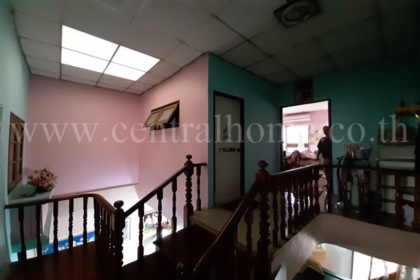 ทาวเฮ้าส์-หมู่บ้าน-บัวทองธานี-ตรงข้ามสมบัติบุรี