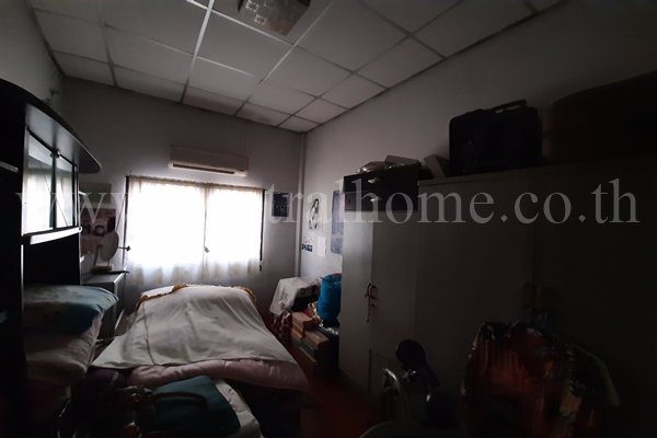 ทาวเฮ้าส์-หมู่บ้าน-บัวทองธานี-ตรงข้ามสมบัติบุรี