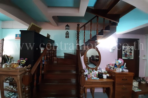 ทาวเฮ้าส์-หมู่บ้าน-บัวทองธานี-ตรงข้ามสมบัติบุรี