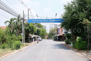 ที่ดิน-พร้อมสิ่งปลูกสร้าง-หมู่บ้าน-ปิ่นเจริญ-2-ถนนสรณคมณ์-ดอนเมือง