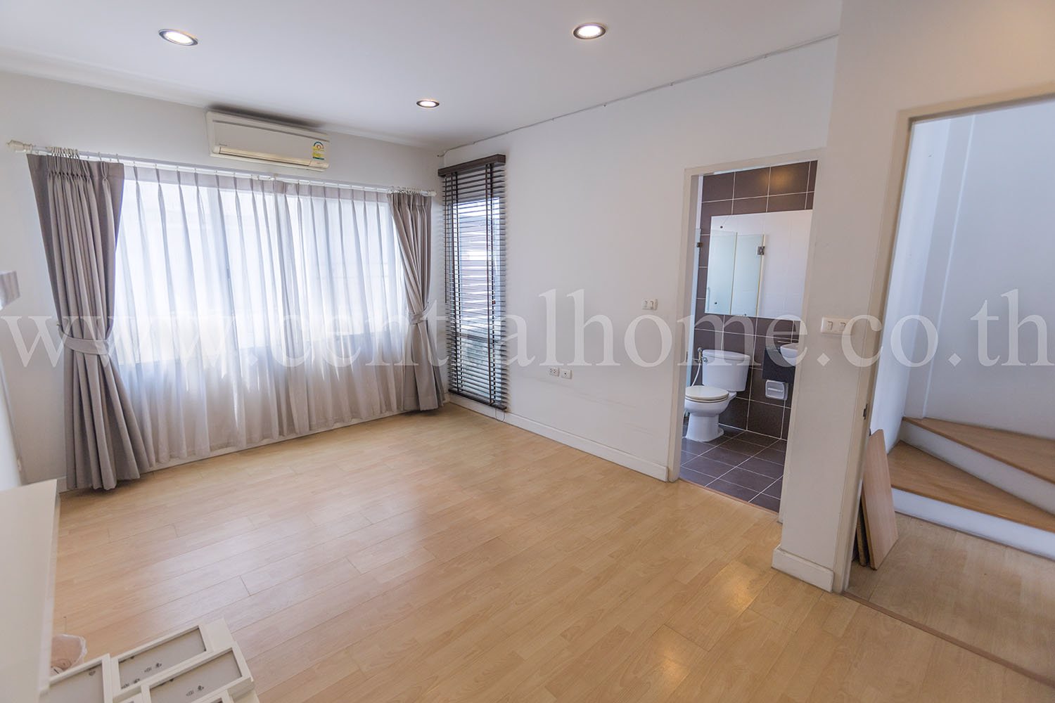 ทาวน์โฮม-ทาวน์-พลัส-เทพารักษ์-วงแหวน-townplus-thepharak-ต้นโครงการ