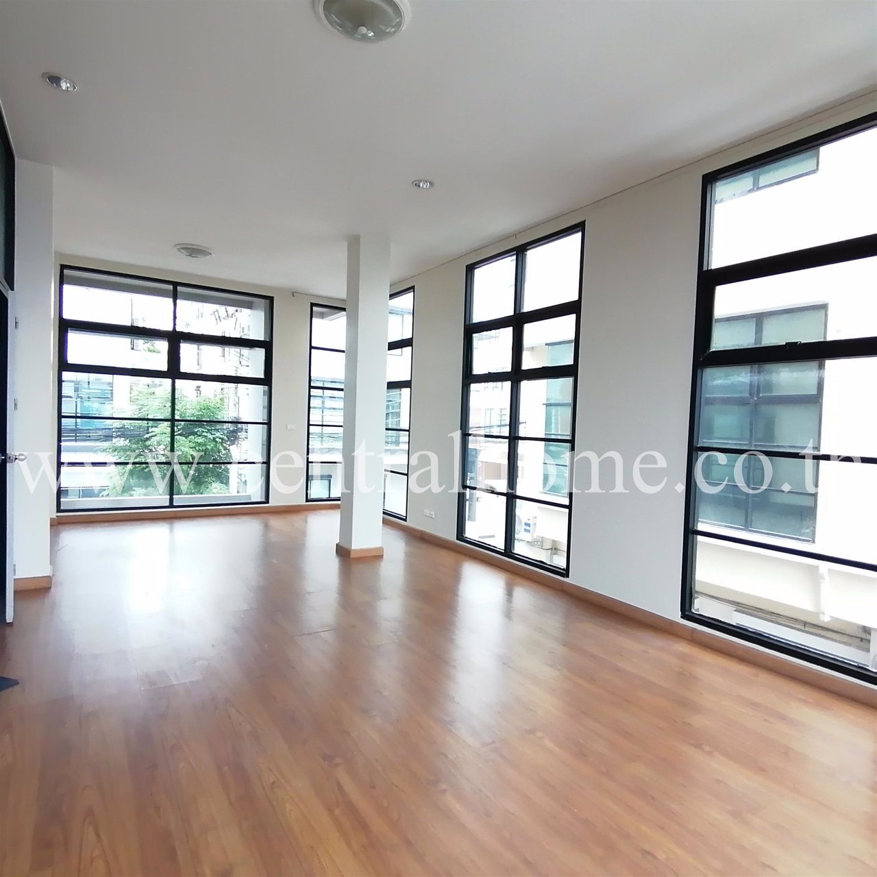 บ้านกลางกรุง-ออฟฟิศ-ปาร์ค-ลาดพร้าว-71-ถนาคนิวาส-ซ10