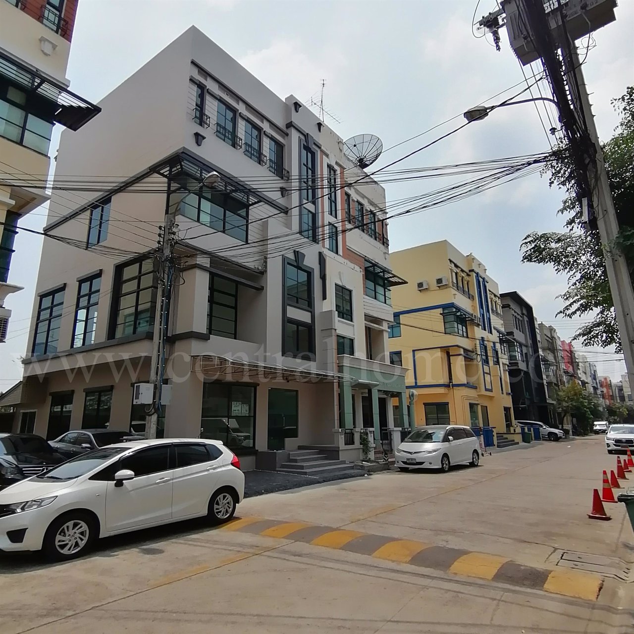 บ้านกลางกรุง-ออฟฟิศ-ปาร์ค-ลาดพร้าว-71-ถนาคนิวาส-ซ10