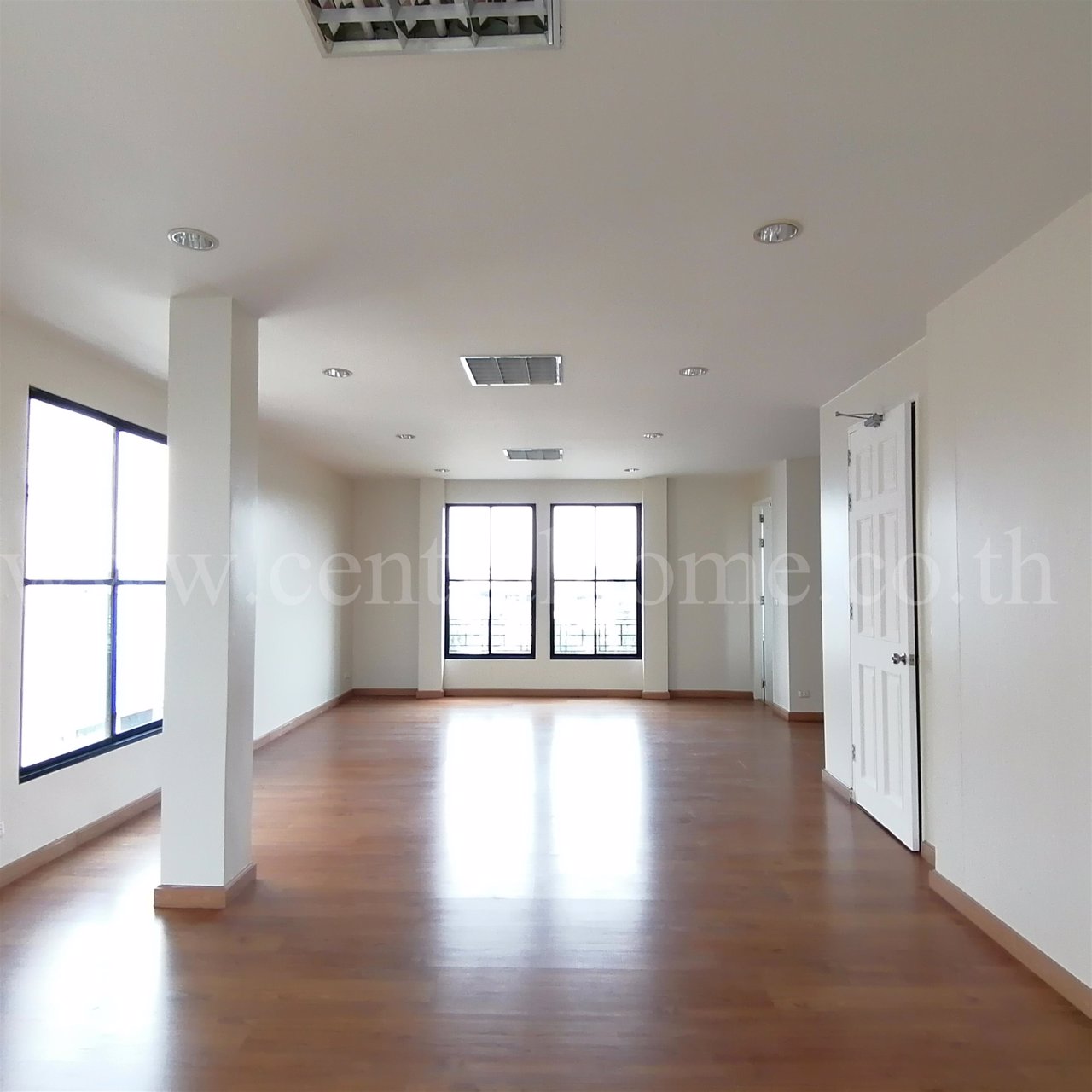 บ้านกลางกรุง-ออฟฟิศ-ปาร์ค-ลาดพร้าว-71-ถนาคนิวาส-ซ10