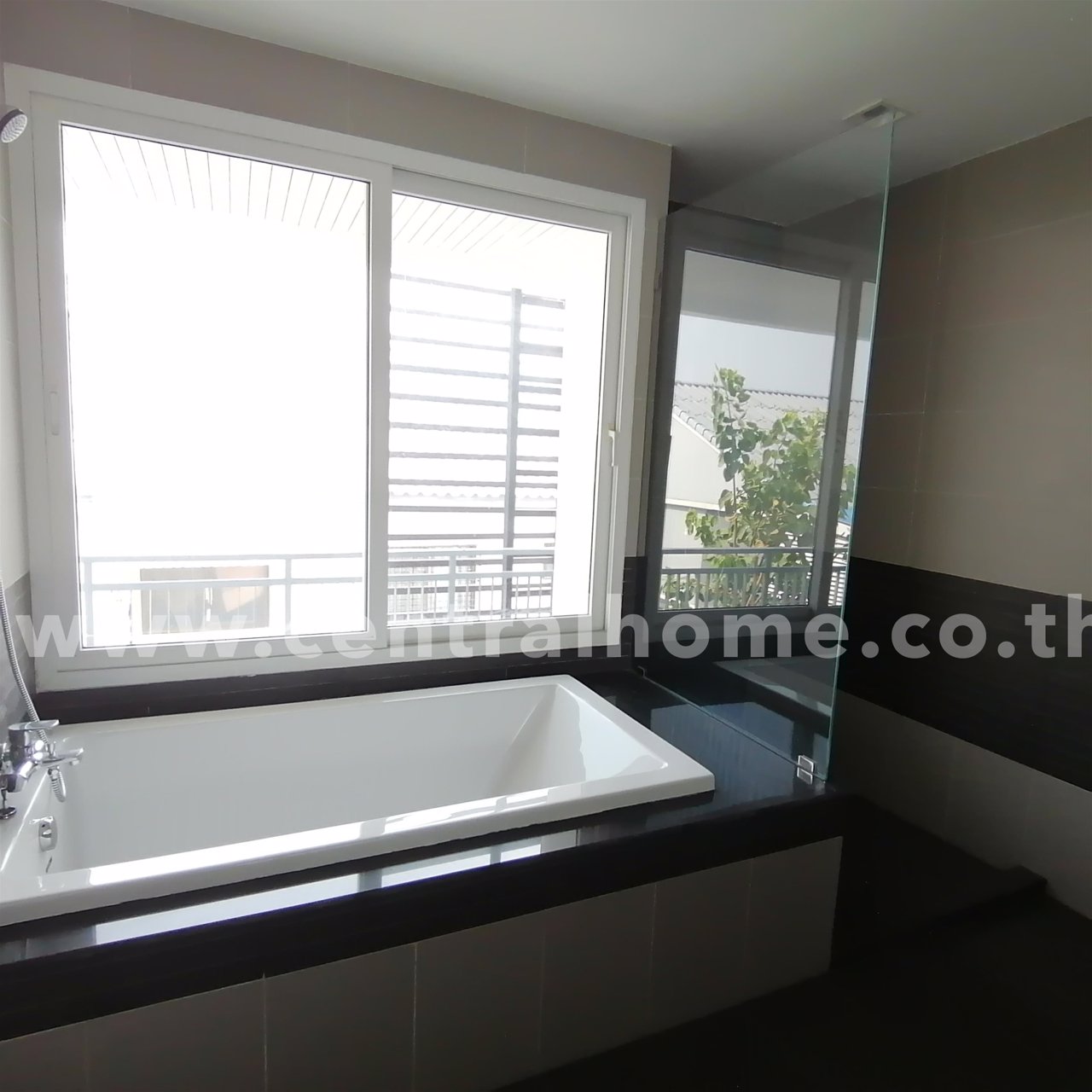 ทาวน์โฮม-โครงการ-สเปซ-ลาดพร้าว-เหม่งจ๋าย