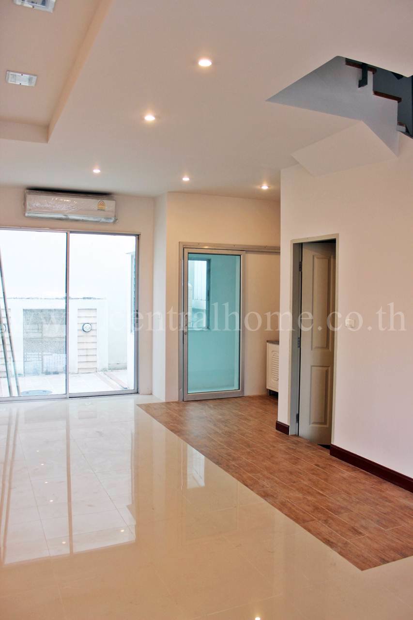 ทาวน์โฮม-บ้านกลางเมือง-สวิซ-ทาวน์-ประเสริฐมนูกิจ-25