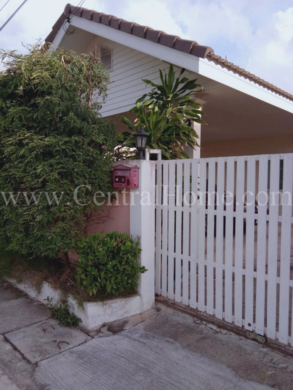 บ้านเดี่ยว-รุ่งกานต์-2-ไทรน้อย-วิวดี-หน้าหลัง-ไม่ติดใคร