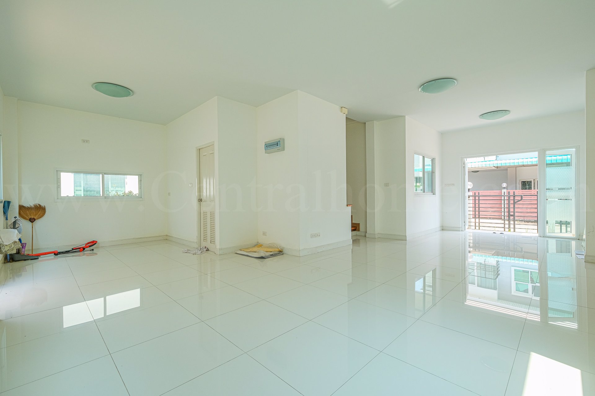 บ้านเดี่ยว-หมู่บ้าน-รัชชา-5-กาญจนาภิเษก-นครอินทร์-หลังมุม