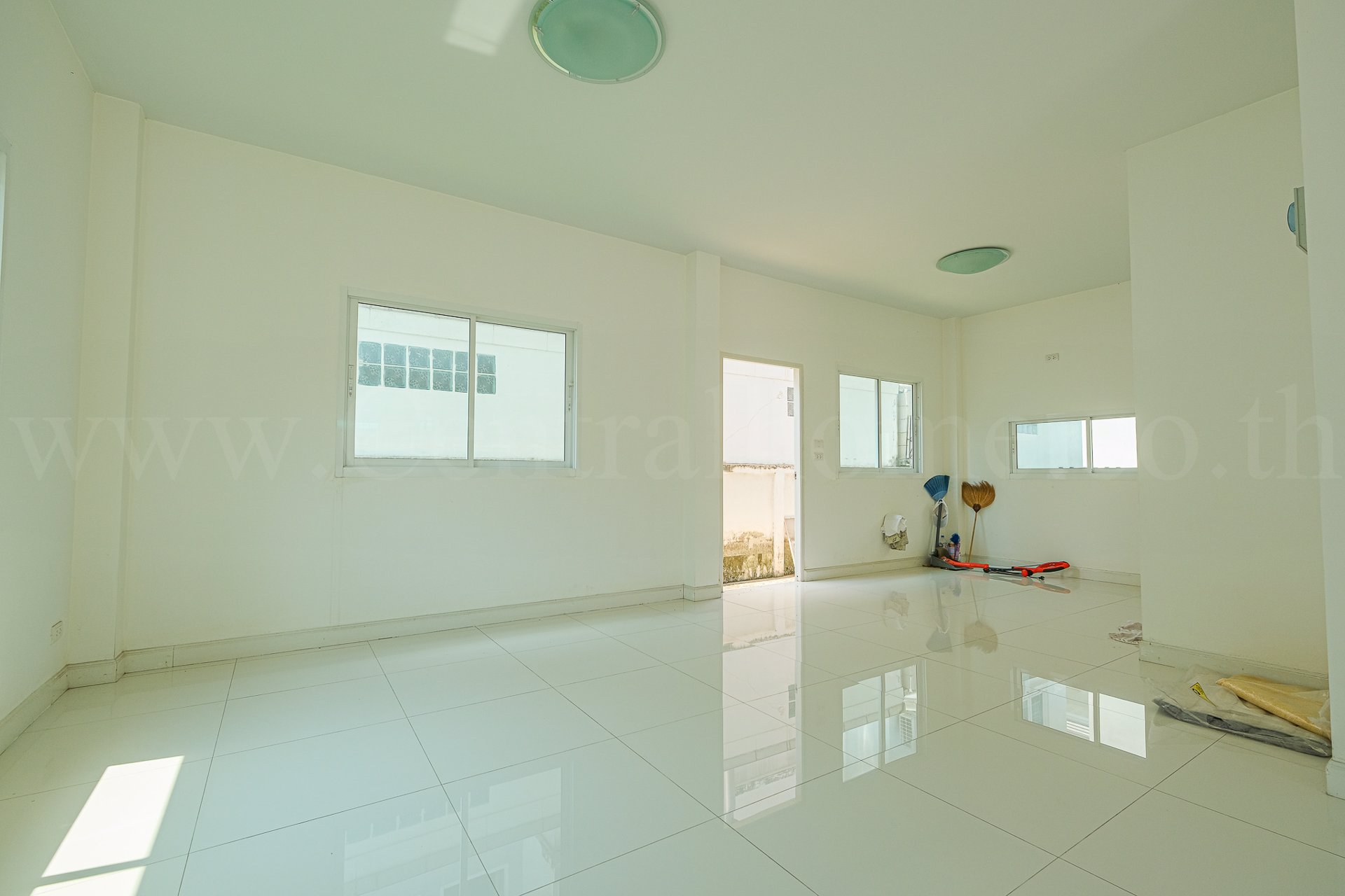 บ้านเดี่ยว-หมู่บ้าน-รัชชา-5-กาญจนาภิเษก-นครอินทร์-หลังมุม