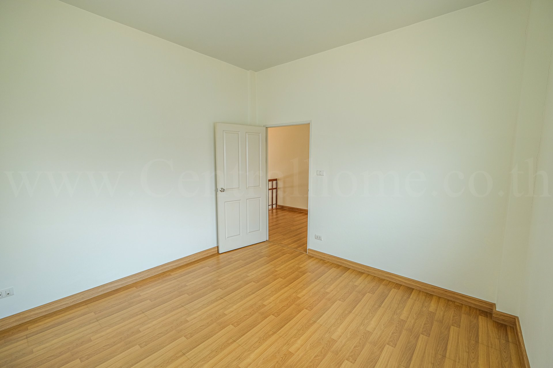 บ้านเดี่ยว-หมู่บ้าน-รัชชา-5-กาญจนาภิเษก-นครอินทร์-หลังมุม