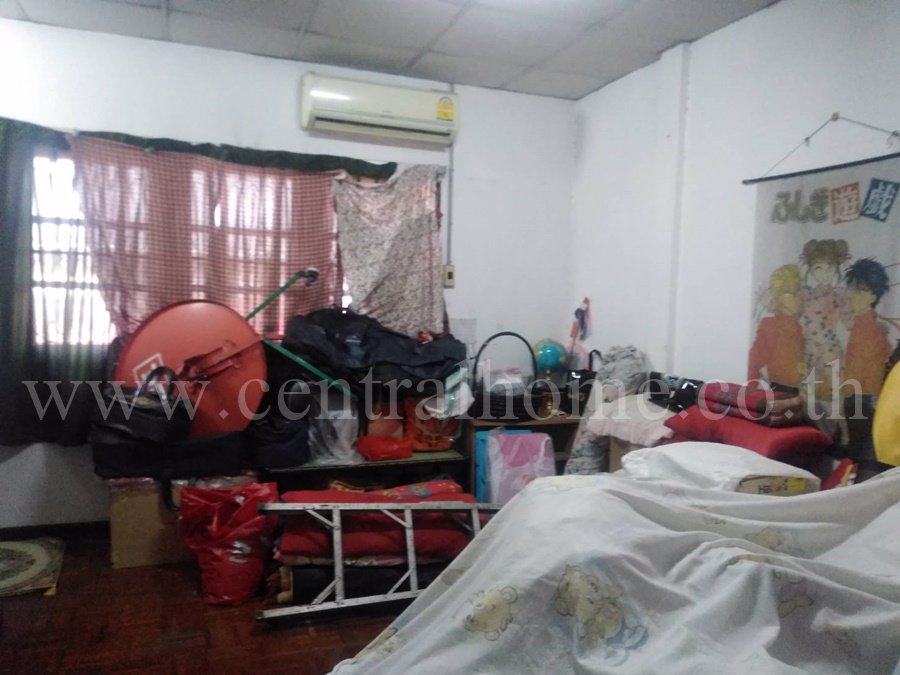 ทาวน์เฮ้าส์-2-ชั้น-หมู่บ้าน-ชินวรรณ-ปทุมธานี