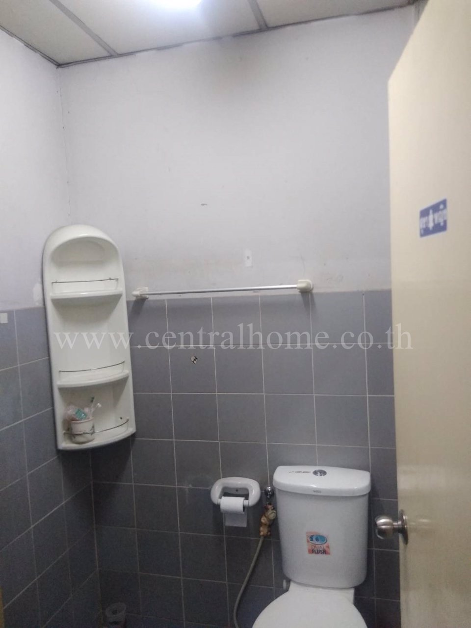 ทาวน์เฮ้าส์-2-ชั้น-หมู่บ้าน-ชินวรรณ-ปทุมธานี