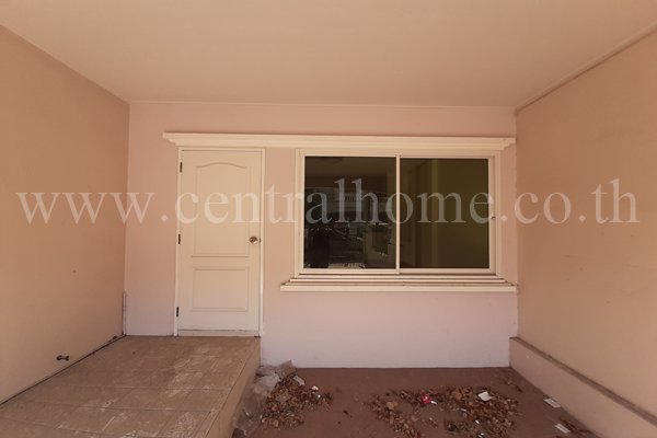 ทาวน์เฮ้าส์-หมู่บ้าน-ลภาวัน-8-ราชพฤกษ์