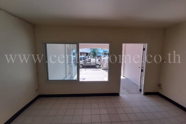 ทาวน์เฮ้าส์-หมู่บ้าน-ลภาวัน-8-ราชพฤกษ์