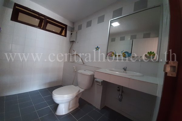 ทาวน์เฮ้าส์-หมู่บ้าน-ลภาวัน-8-ราชพฤกษ์